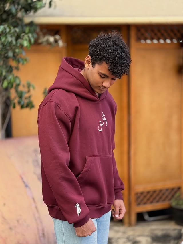 هودي أحمر جريء 3