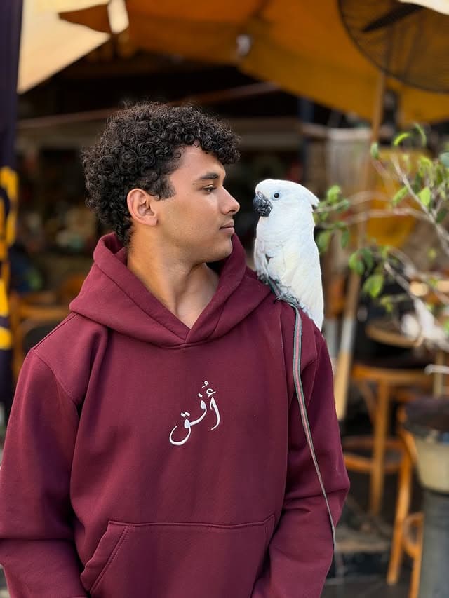 هودي أحمر جريء 5